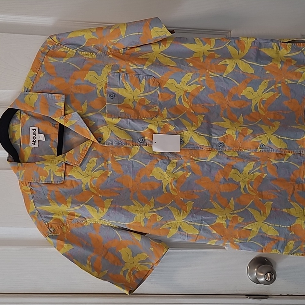 Abound | NWT | Men's Medium short sleeve button up left pocket | floral- luau